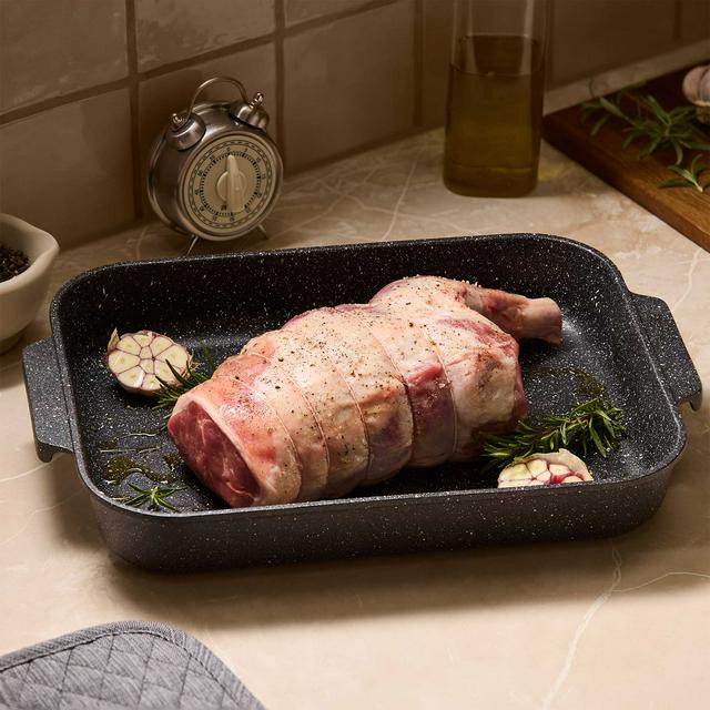 Sainsbury's Welsh Hill Carvery Lamb Shoulder, Taste the Difference (Approx. 1.4kg)