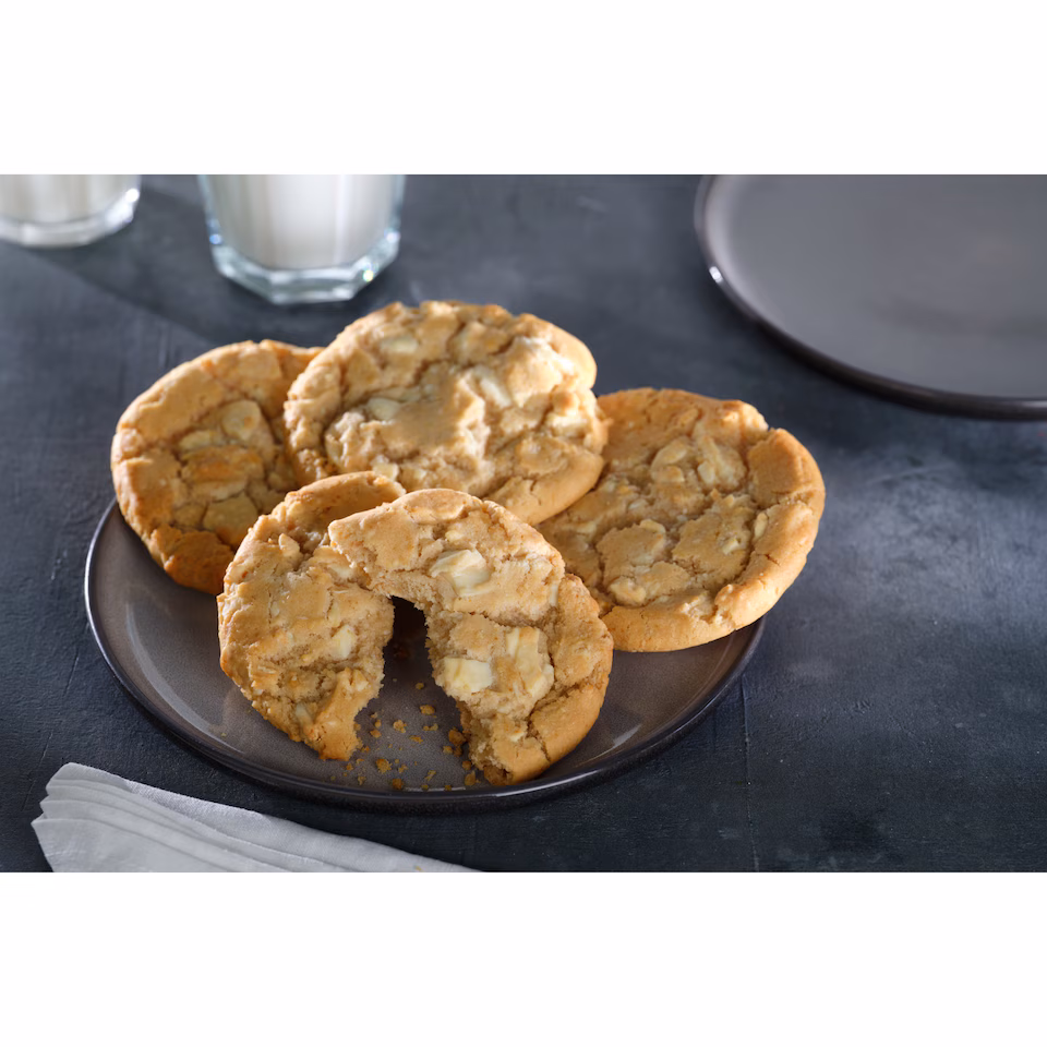 Tesco Finest Belgian White Chocolate Cookie 4 Pack