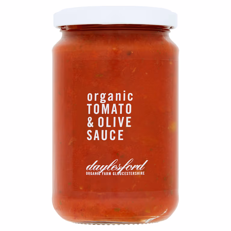 M&S Daylesford Organic Tomato & Olive Sauce