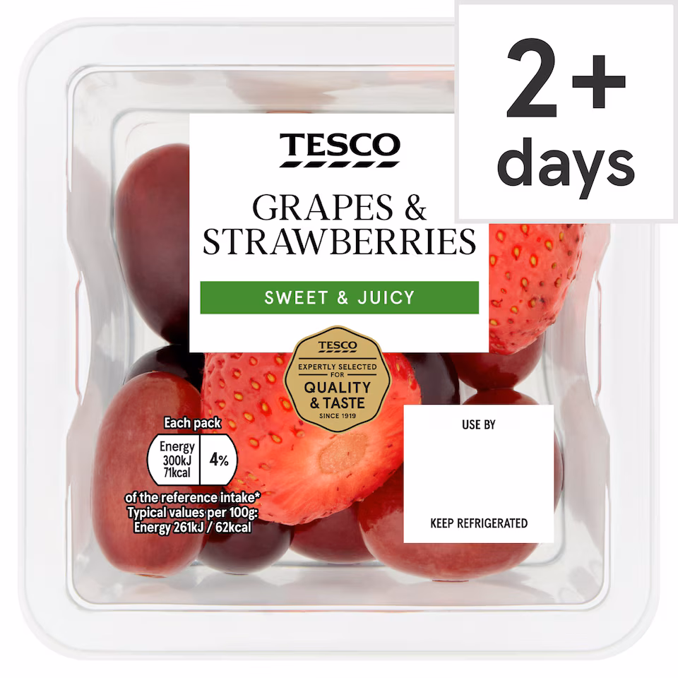 Tesco Grapes & Strawberries 115G