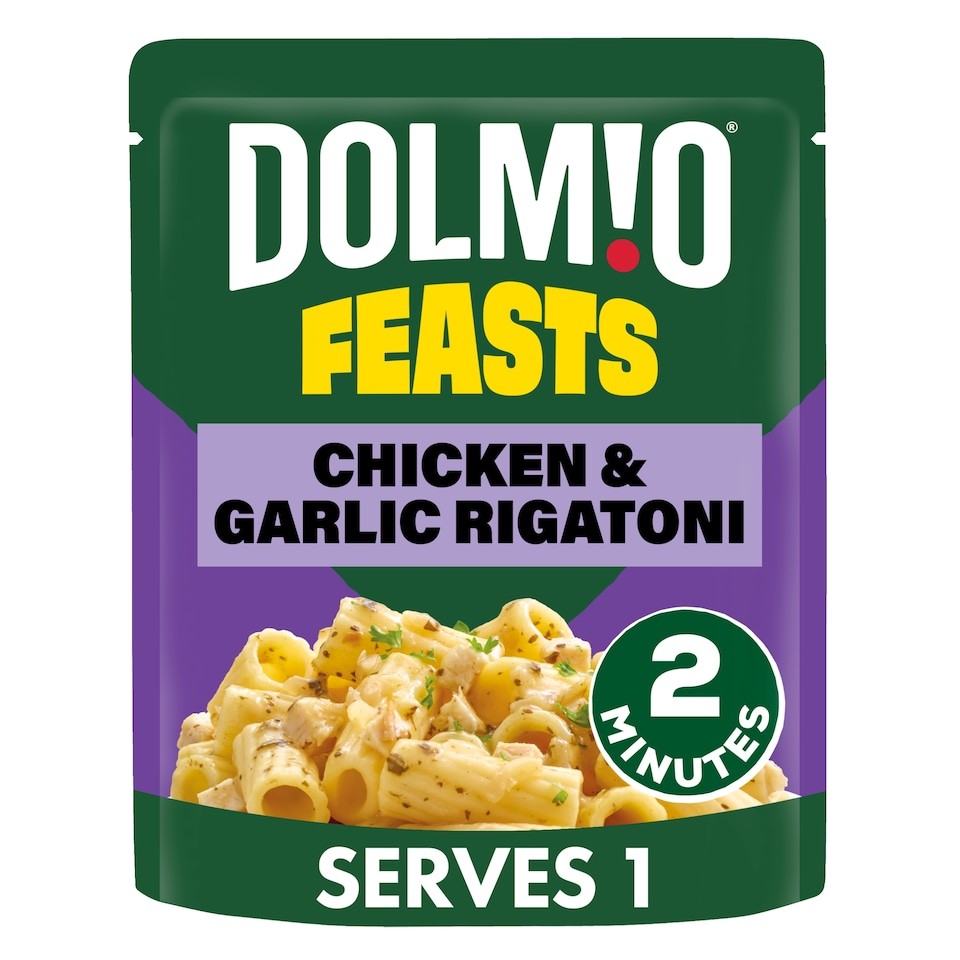 Dolmio Feasts Chicken & Garlic Rigatoni Pasta Ready Meal 250g