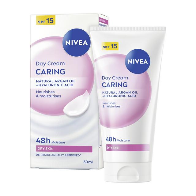 Nivea Nourishing Day Cream Moisturiser for Dry & Sensitive Skin SPF15 50ml