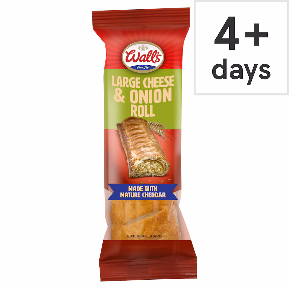 Wall's Large Cheese & Onion Roll 100g