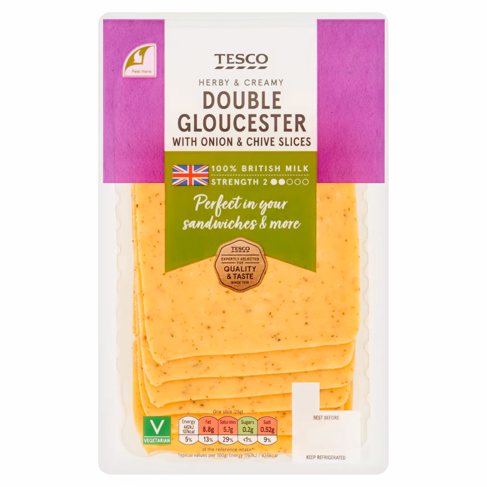 Tesco Double Gloucester, Onion and Chive Slices 150g