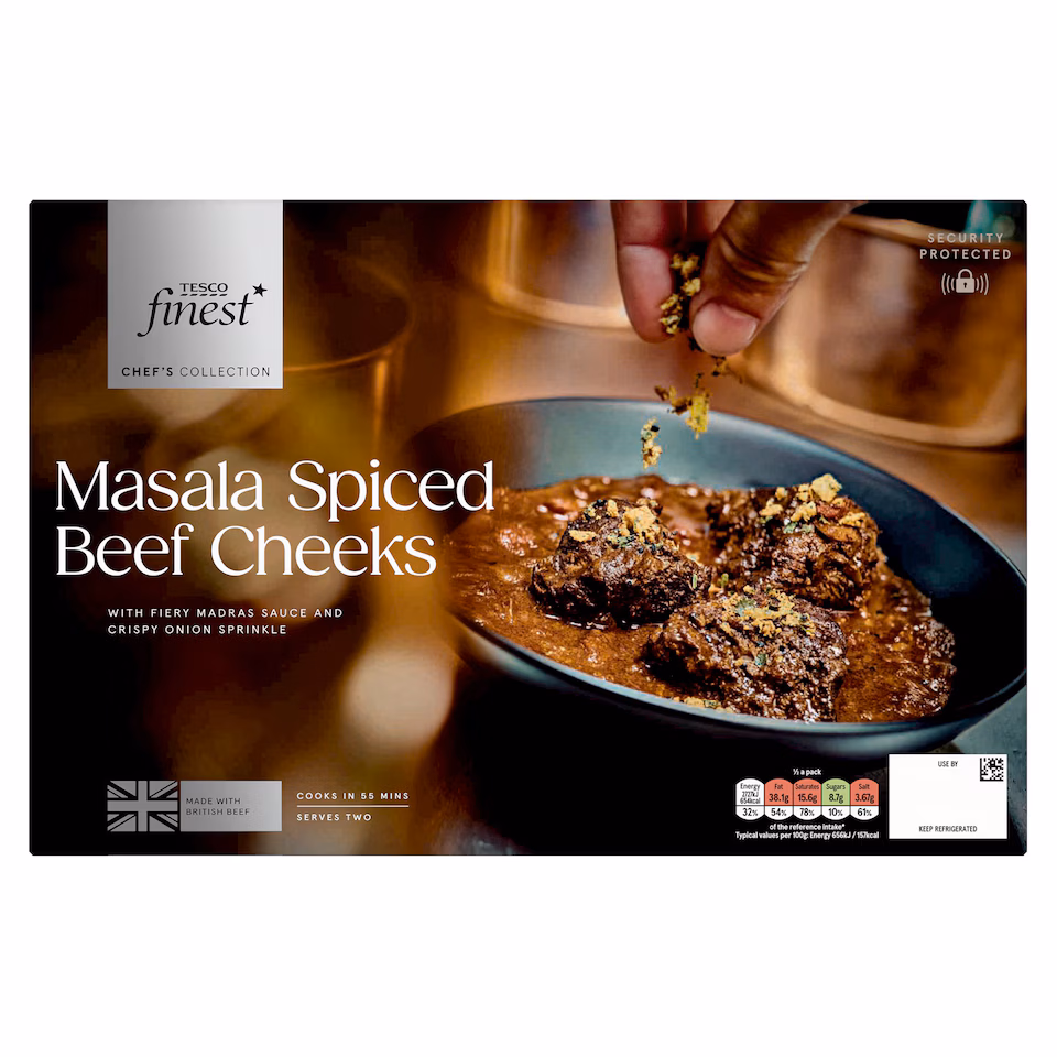 Tesco Finest Chef’s Collection Masala spiced Beef Cheeks with Fiery Madras Sauce and Crispy Onion Sprinkle 862g