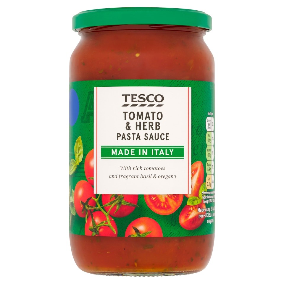 TESCO TOMATO AND HERB PASTA SAUCE 700G