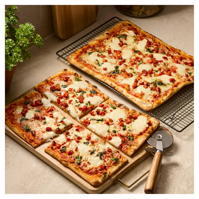 Sainsbury's Mozzarella, Marinated Tomato & Pesto Thin & Crispy Pizza, Taste the Difference x2 1120g
