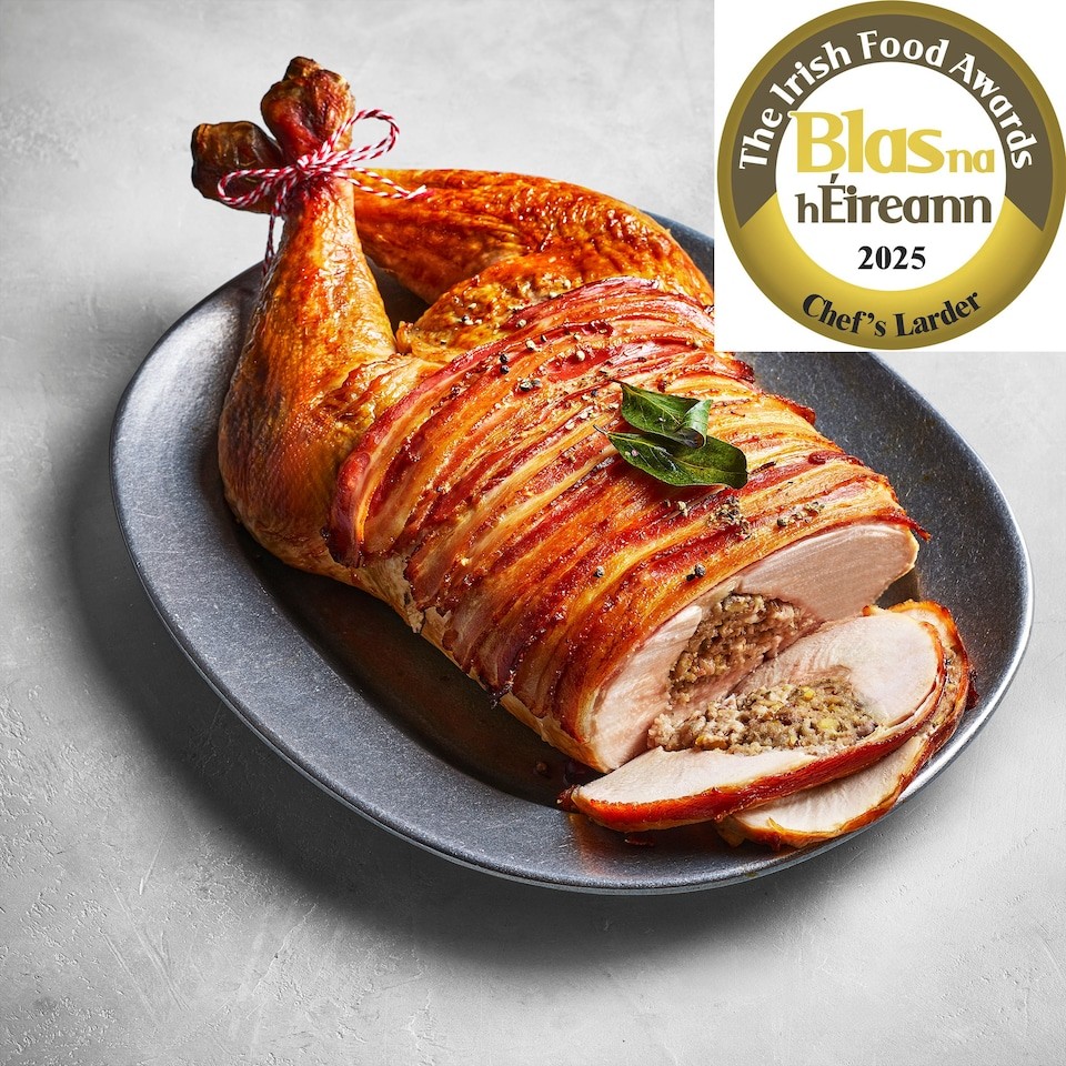 20. Tesco Finest British Free Range Easy Carve Turkey with a Pork, Cranberry & Chestnut Stuffing 2.87kg (Serves 12)