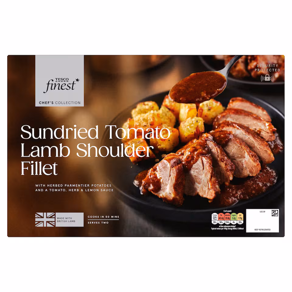 Tesco Finest Chef’s Collection Sundried Tomato Lamb Fillet with Parmentier Potatoes & Tomato Herb Sauce 940g