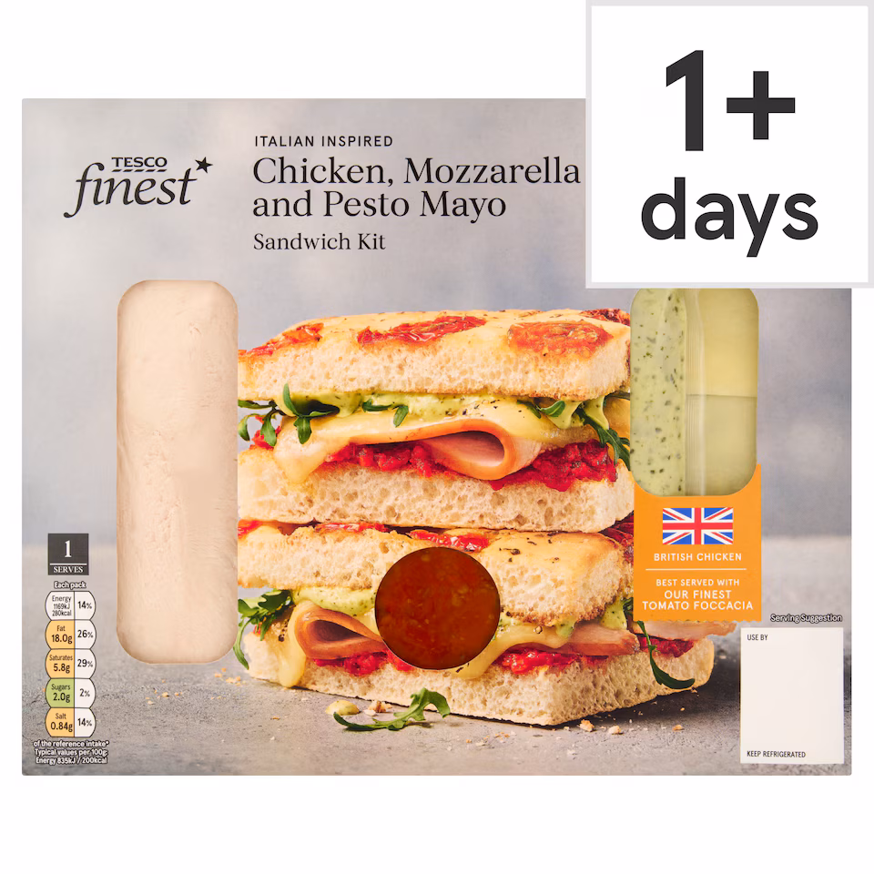 Tesco Finest Italian Inspired Chicken, Mozzarella and Pesto Mayo Sandwich Kit 140g