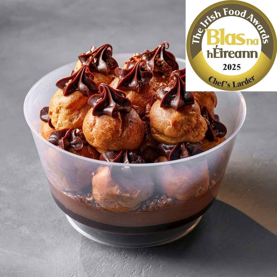 81. Tesco Finest Belgian Chocolate Billionaire Profiterole Bowl 820g (Serves 8)