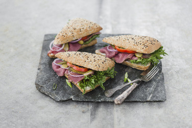 Trekantbrød Halvgrov Surdeig Tin Server 110g Lantmännen Unibake¤Sandwino
