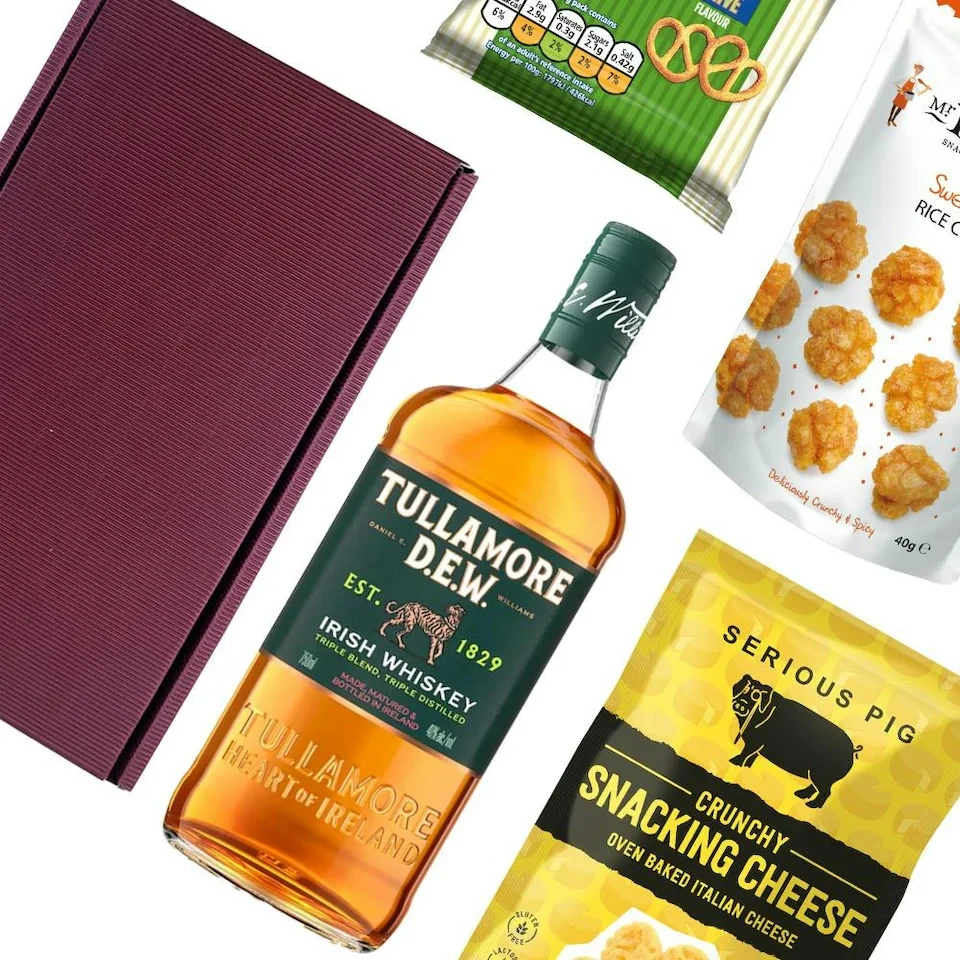 Tullamore Dew Irish Whiskey Nibbles Hamper 70cl 40% abv