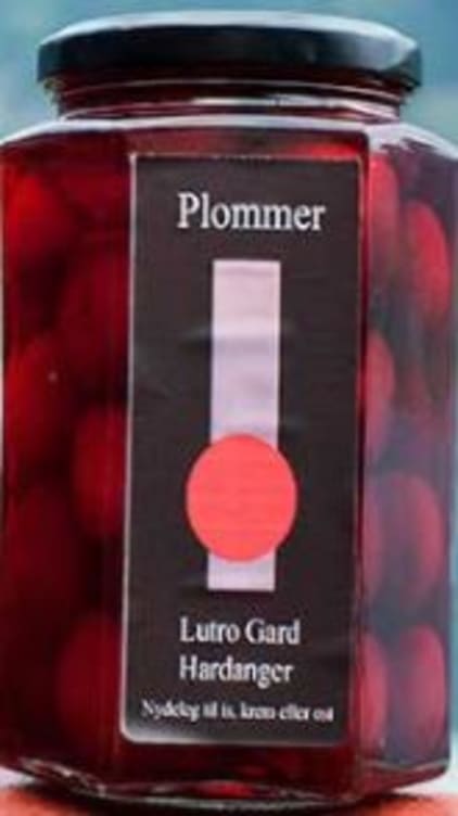 Plommer Røde i Lake 480g Lutro Gard
